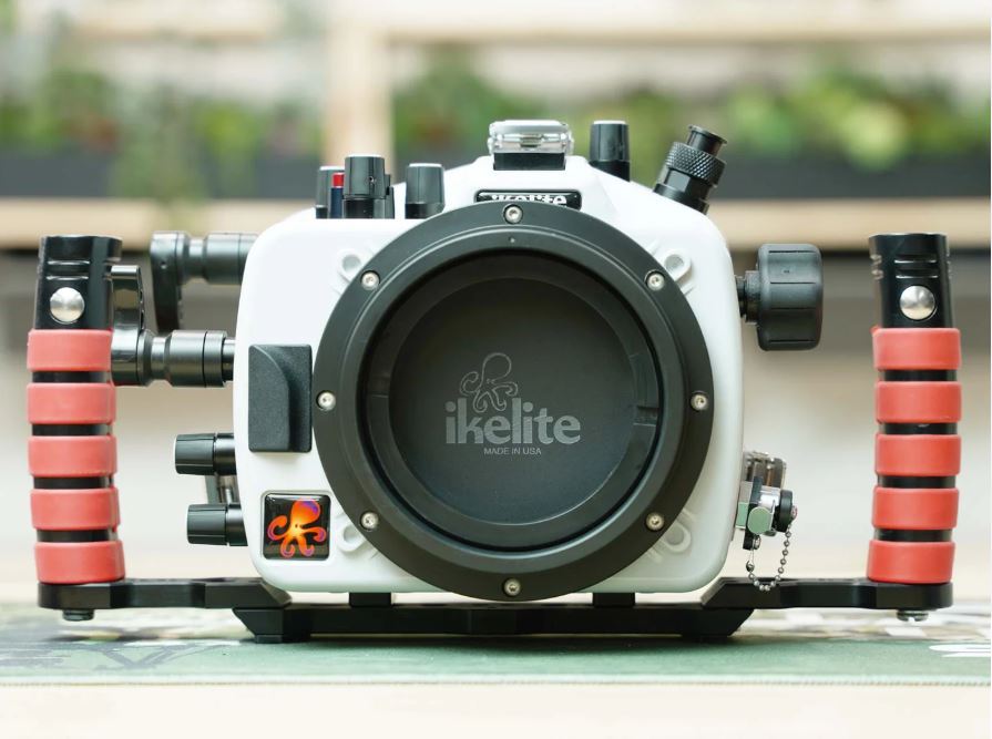 Ikelite 200DL Deluxe underwater housing complete photography package