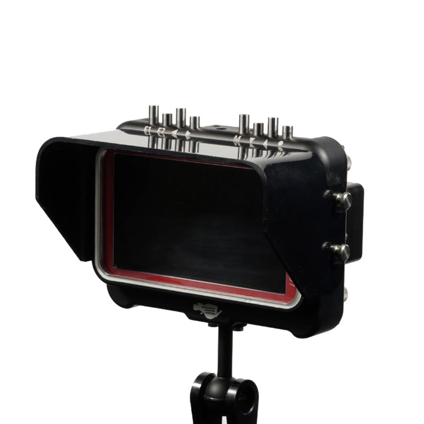 A monitor on your underwater housing: great for focusing manually