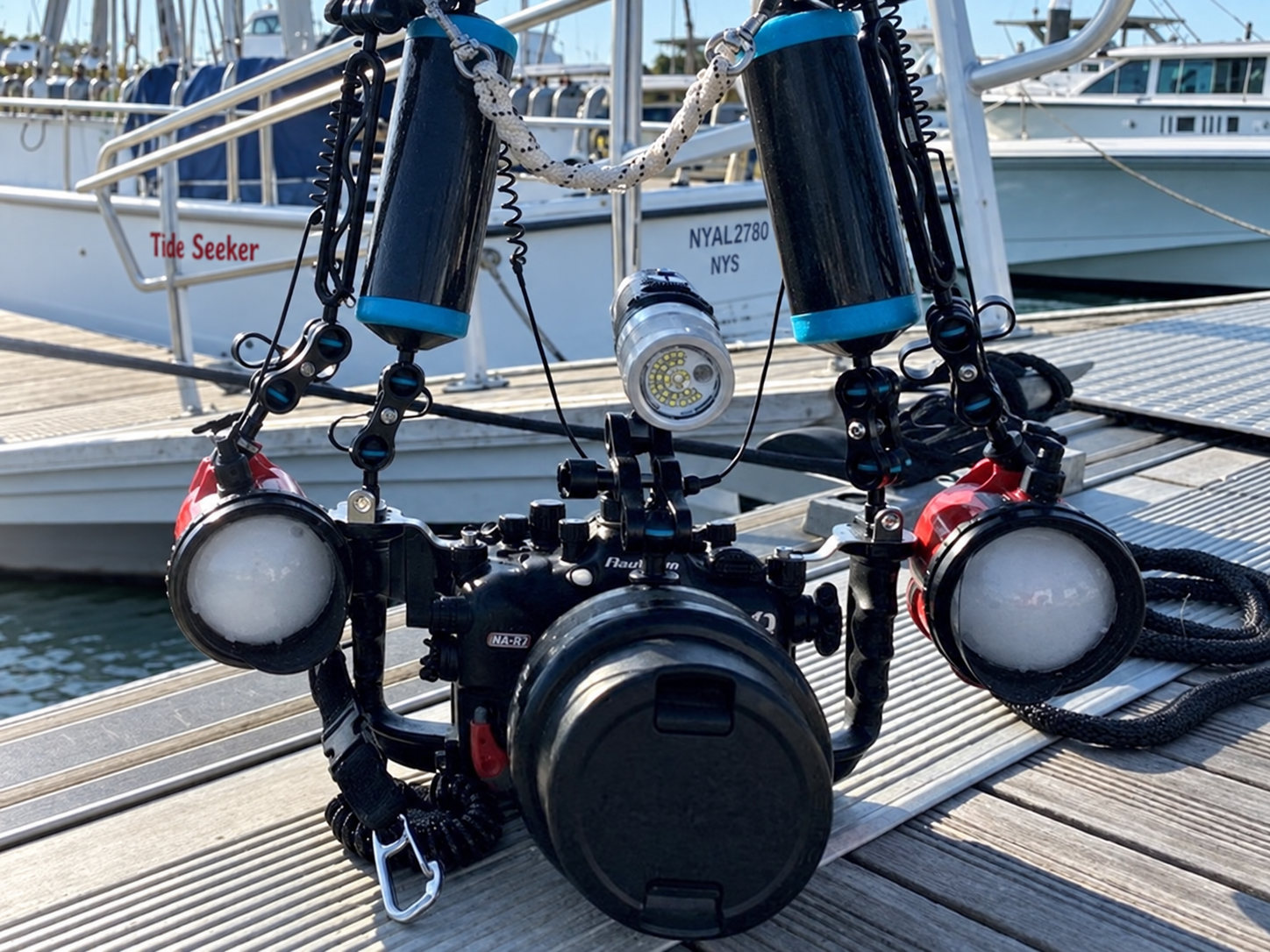 Underwater camera set and a boat