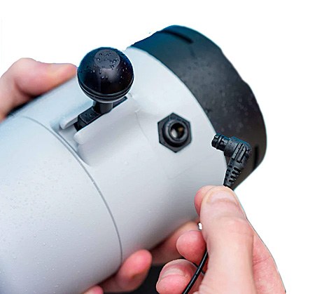 An Ikelite fiber optic strobe 